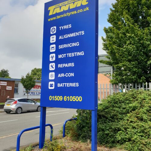 Tanvic post and panel signage